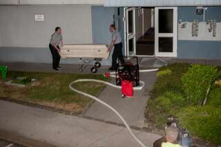 Feuerwehr findet tote Frau bei Brand in Hochhaus brand-hochhaus_17.jpg