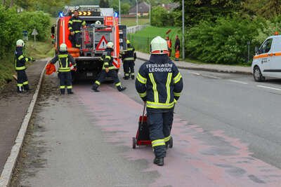 Ölspur in Leonding: Feuerwehr und Gemeinde im Einsatz TEAM-202305171450-008.jpg
