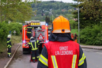 Ölspur in Leonding: Feuerwehr und Gemeinde im Einsatz TEAM-2023051714507243-010.jpg