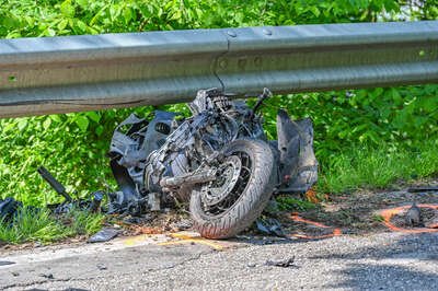Tödlicher Motorradunfall in Thalheim bei Wels DSC-5793.jpg