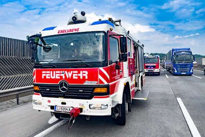 Fahrzeugbrand auf der Westautobahn erfolgreich eingedämmt FOKE-2023052308426304-005.jpg