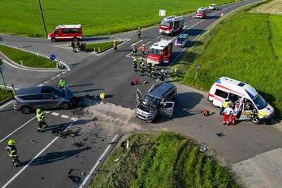 Verkehrsunfall fordert drei Verletzte FOKE-202305261757-017.jpg