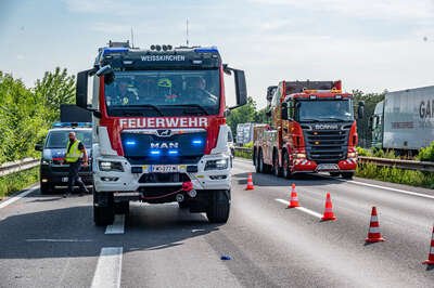 Schwerer LKW-Unfall auf der A25 führt zu Totalsperre und Verkehrsbehinderungen DSC-6479.jpg