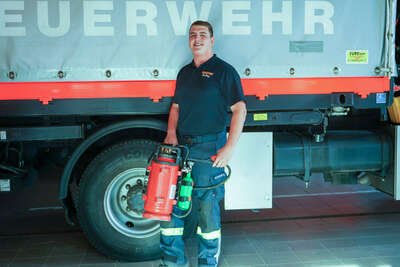 Jugendfeuerwehr beweist Mut und Einsatzbereitschaft bei Brand im eigenen Feuerwehrhaus TEAM-2023060117211346-010.jpg