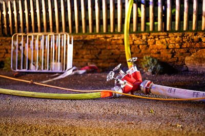 Feuerwehreinsatz in Hagenberg: Brand auf Einfamilienhaus-Dach PANC-20230606000068837-007.jpg