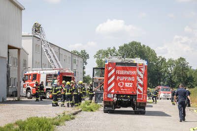 Großbrand in Gewerbebetrieb in Fraham BAYER-AB2-2878.jpg