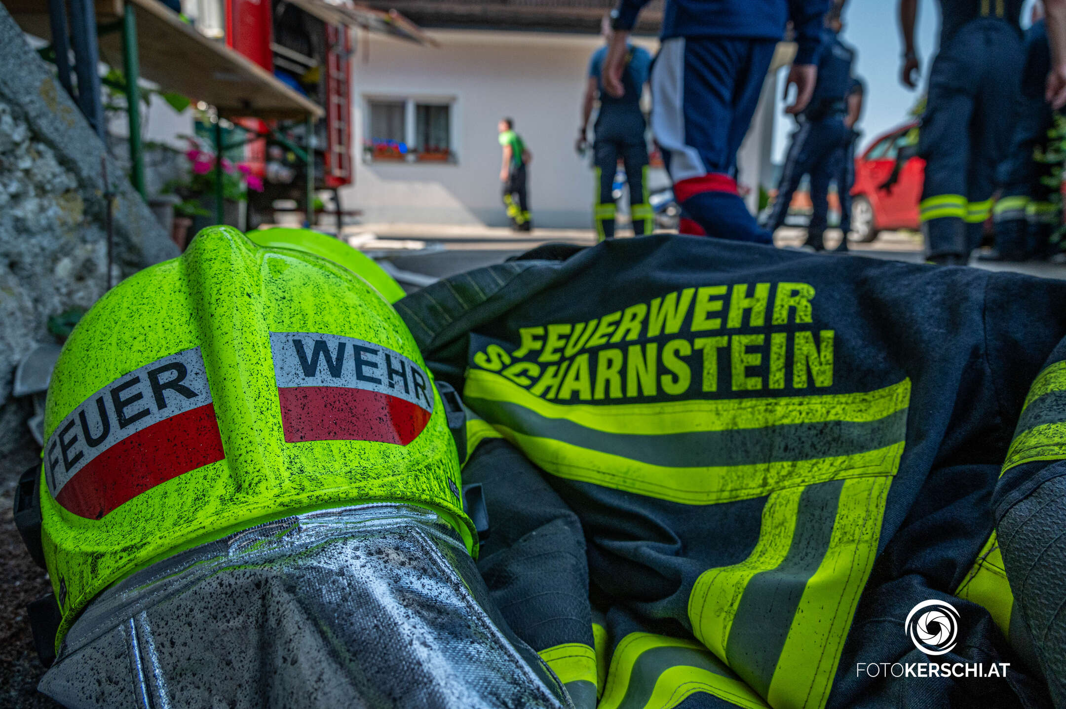 Zimmerbrand in Scharnstein-Drei Feuerwehren im Löscheinsatz.