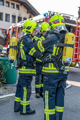 Zimmerbrand in Scharnstein-Drei Feuerwehren im Löscheinsatz. DSC-8998.jpg