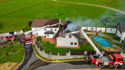 Dachstuhlbrand im Bezirk Freistadt – 10 Feuerwehren im Einsatz BRANDSTAETTER-20230621-18.jpg