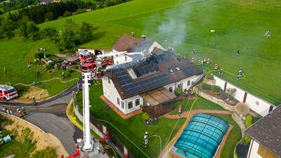Dachstuhlbrand im Bezirk Freistadt – 10 Feuerwehren im Einsatz BRANDSTAETTER-20230621-20.jpg