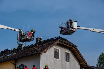 Dachstuhlbrand im Bezirk Freistadt – 10 Feuerwehren im Einsatz BRANDSTAETTER-20230621-64.jpg