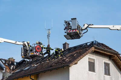 Dachstuhlbrand im Bezirk Freistadt – 10 Feuerwehren im Einsatz BRANDSTAETTER-20230621-72.jpg