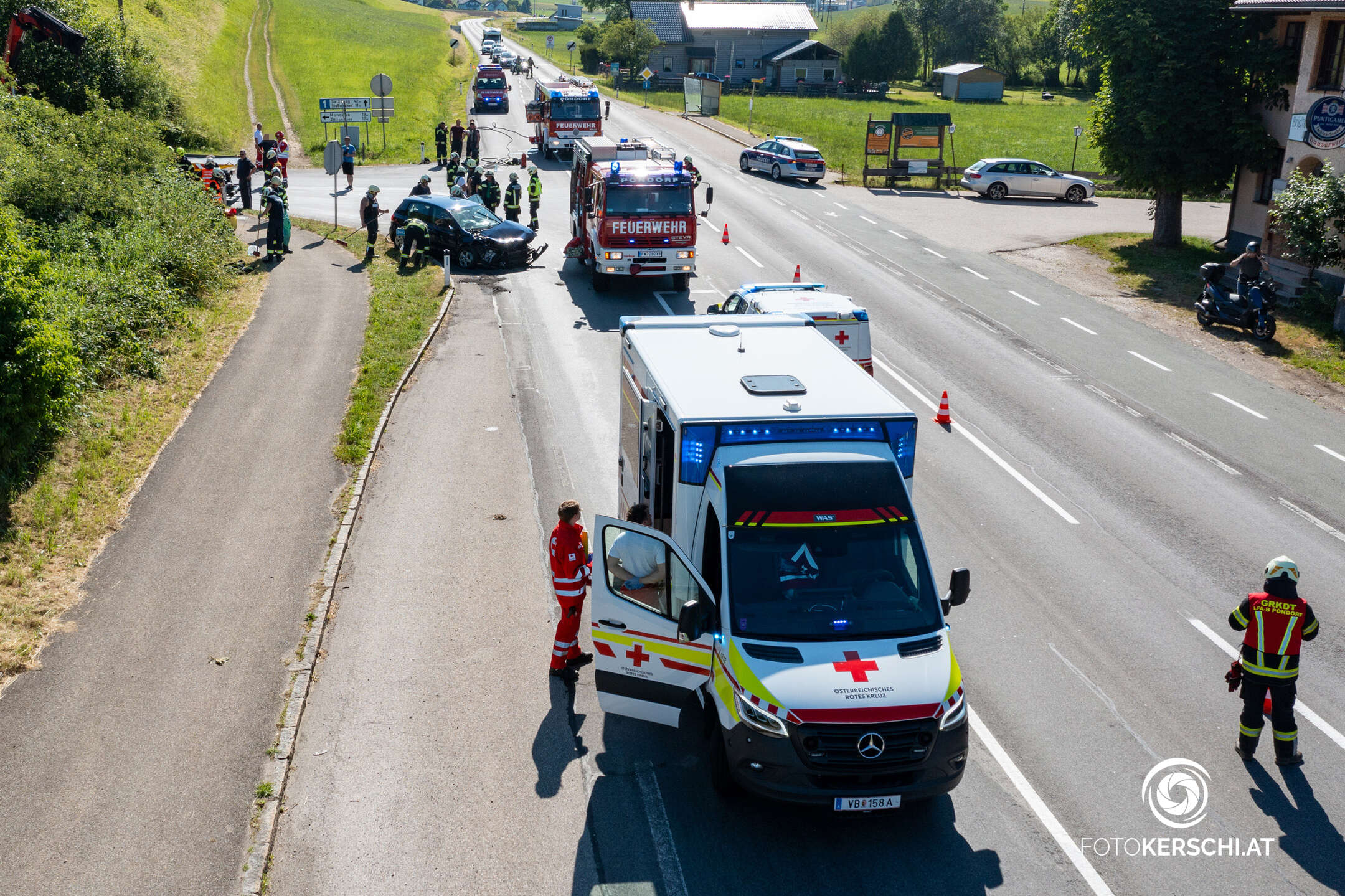 Schwerer Verkehrsunfall auf der B1 zwischen Frankenmarkt und Pöndorf