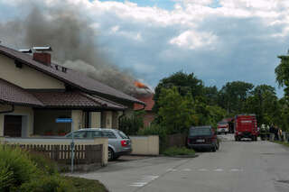 Wohnhausbrand in Kronstorf vollbrand-dachstuhl01.jpg