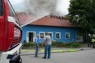 Wohnhausbrand in Kronstorf vollbrand-dachstuhl04.jpg