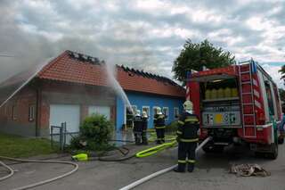 Wohnhausbrand in Kronstorf vollbrand-dachstuhl13.jpg