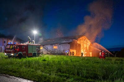 Großbrand in Pöndorf - 15 Feuerwehren im Löscheinsatz DSC-7862.jpg