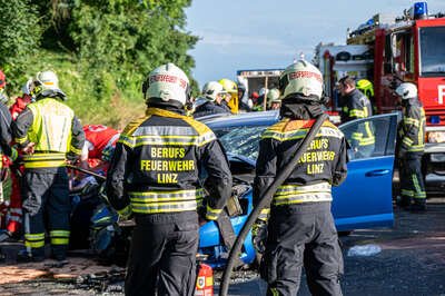 Schwerer Verkehrsunfall zwischen Linz und Steyregg VU-Steyregg-0806.jpg