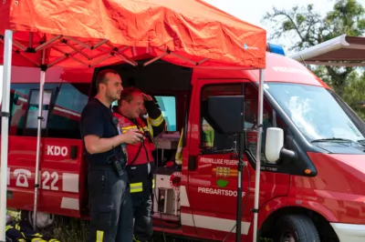 Alarmstufe 3 - Waldgebiet in Flammen: Quaderballenpresse löst Brandkatastrophe aus BRANDSTAETTER-20230709-16.jpg