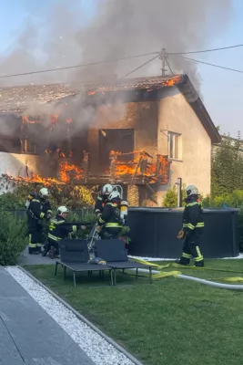 Erheblicher Sachschaden durch Gasgrill-Brand in Linzer Wohnsiedlung IMG-0273.jpg