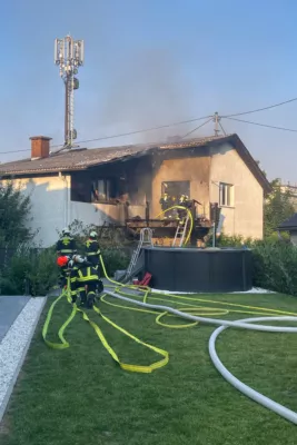 Erheblicher Sachschaden durch Gasgrill-Brand in Linzer Wohnsiedlung IMG-0277.jpg