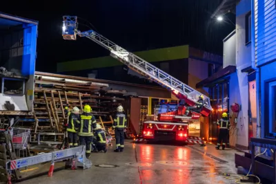 Unwetter über Oberösterreich - Feuerwehren im Großeinsatz RAUS-20230712000073395-001.jpg