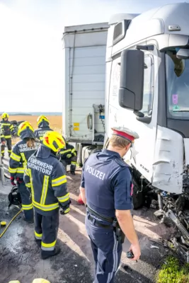 Schwerer Verkehrsunfall auf der B309 in Kronstorf FOKE-2023071208207532-038.jpg