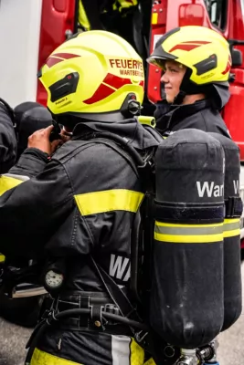 Heckenbrand in Wartberg ob der Aist durch Feuerwehrkameraden bemerkt und gelöscht fkstore-73477.jpg