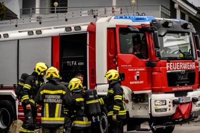 Heckenbrand in Wartberg ob der Aist durch Feuerwehrkameraden bemerkt und gelöscht fkstore-73479.jpg