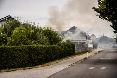 Heckenbrand in Wartberg ob der Aist durch Feuerwehrkameraden bemerkt und gelöscht fkstore-73483.jpg