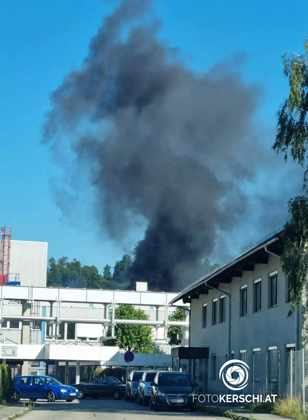 Großeinsatz bei Brand am Gelände des BMW Werks in Steyr