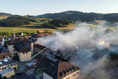 Großbrand im Ortszentrum Ulrichsberg dji-fly-20230715-200622-701-1689444641505-photo-optimized.jpg