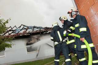 Acht Feuerwehren bei Brand im Einsatz wohnhausbrand-gallneukirchen_03.jpg
