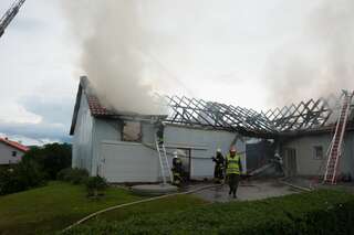 Acht Feuerwehren bei Brand im Einsatz wohnhausbrand-gallneukirchen_08.jpg