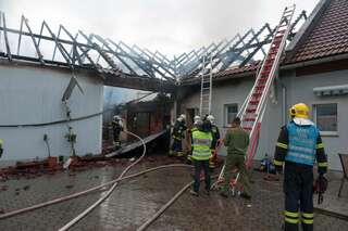 Acht Feuerwehren bei Brand im Einsatz wohnhausbrand-gallneukirchen_13.jpg