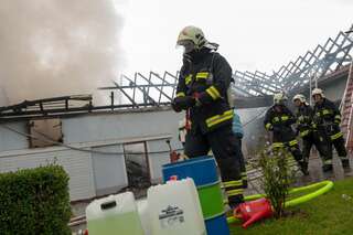 Acht Feuerwehren bei Brand im Einsatz wohnhausbrand-gallneukirchen_18.jpg