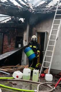 Acht Feuerwehren bei Brand im Einsatz wohnhausbrand-gallneukirchen_22.jpg