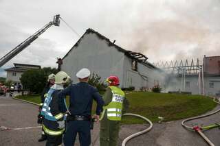 Acht Feuerwehren bei Brand im Einsatz wohnhausbrand-gallneukirchen_24.jpg