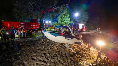 Bootsunfall auf der Donau löst Großeinsatz aus FOKE-2023071917390145-064.jpg