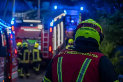 Wohnhausbrand in Spital am Pyhrn - Sechs Feuerwehren im Löscheinsatz Wohnhausbrand-Spital-am-Pyhrn-19.jpg