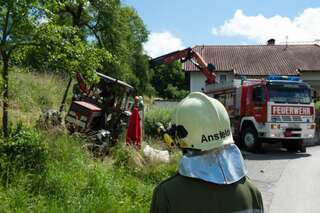 Traktor bei Mäharbeiten umgestürzt traktor-umgestuerzt_10.jpg