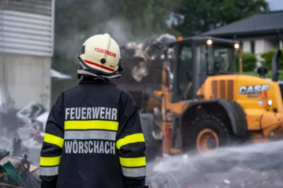 Großeinsatz der Feuerwehren bei Brand in Liezen Brand-Abfallwirtschaftszentrum-Liezen-63.jpg