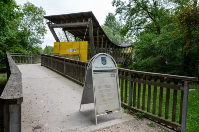 Vöcklabrucker Freundschaftsbrücke gesperrt DSC-8027.jpg
