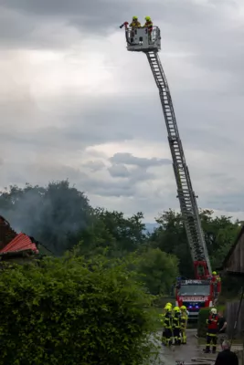 Alarmstufe Zwei: Feuerwehren bekämpfen Brand in Waldneukirchen DSC-3615.jpg